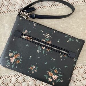 Coach Gallery Tote w/ rose bouquet print